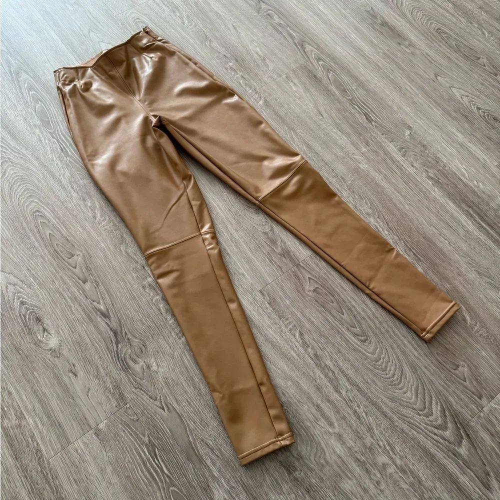Abercrombie & Fitch Vegan Leather Leggings - Picture 6 of 10